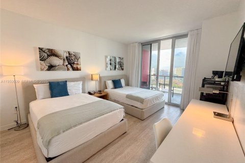 Condominio en venta en Hallandale Beach, Florida, 2 dormitorios, 94.76 m2 № 2006971 - foto 29