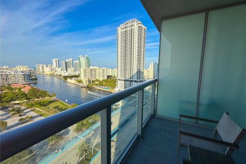 Condominio en venta en Hallandale Beach, Florida, 2 dormitorios, 94.76 m2 № 2006971 - foto 25
