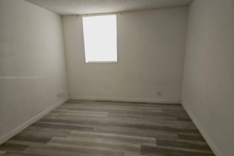 Condo in Miami, Florida, 1 bedroom  № 1849042 - photo 7