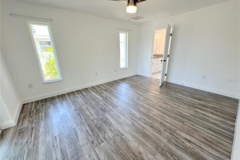 Villa ou maison à louer à Englewood, Floride: 3 chambres, 170.75 m2 № 2103798 - photo 5