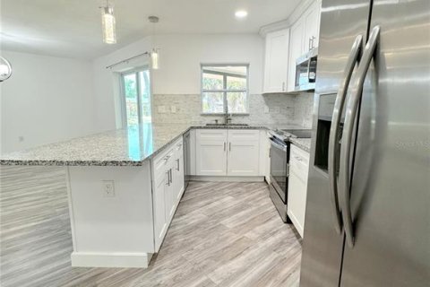 Villa ou maison à louer à Englewood, Floride: 3 chambres, 170.75 m2 № 2103798 - photo 13