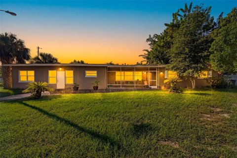 House in Fern Park, Florida 4 bedrooms, 209.4 sq.m. № 2419715