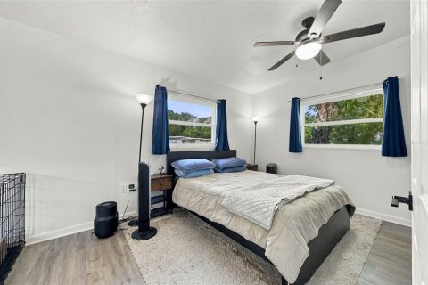 House in Fern Park, Florida 4 bedrooms, 209.4 sq.m. № 2419715 - photo 16