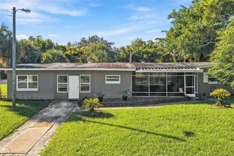 House in Fern Park, Florida 4 bedrooms, 209.4 sq.m. № 2419715 - photo 3