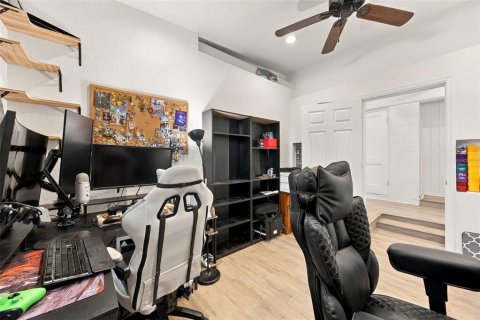 House in Fern Park, Florida 4 bedrooms, 209.4 sq.m. № 2419715 - photo 26