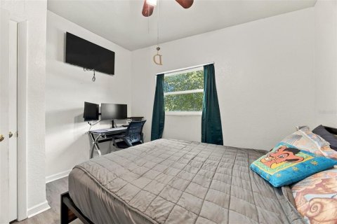 House in Fern Park, Florida 4 bedrooms, 209.4 sq.m. № 2419715 - photo 24