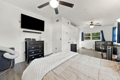 House in Fern Park, Florida 4 bedrooms, 209.4 sq.m. № 2419715 - photo 17