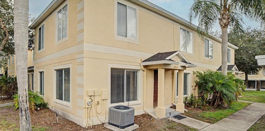 Townhouse in Riverview, Florida 3 bedrooms, 130.81 sq.m. № 2167595