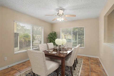 Townhouse in Riverview, Florida 3 bedrooms, 130.81 sq.m. № 2167595 - photo 6