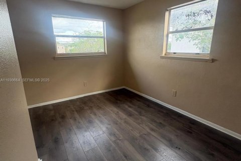 Villa ou maison à vendre à Fort Lauderdale, Floride: 4 chambres, 140.1 m2 № 1990077 - photo 3