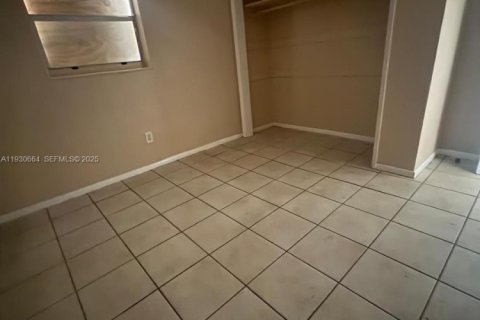 Villa ou maison à vendre à Fort Lauderdale, Floride: 4 chambres, 140.1 m2 № 1990077 - photo 11