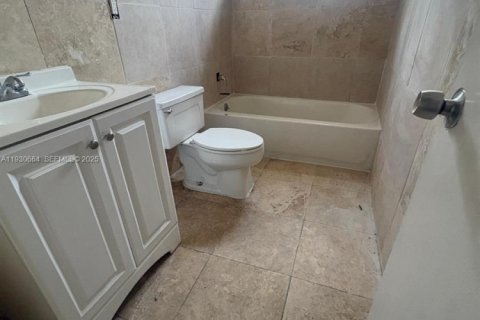 Villa ou maison à vendre à Fort Lauderdale, Floride: 4 chambres, 140.1 m2 № 1990077 - photo 8