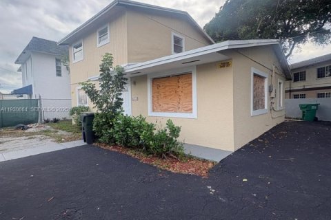 Villa ou maison à vendre à Fort Lauderdale, Floride: 4 chambres, 140.1 m2 № 1990077 - photo 1