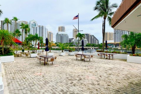 Apartment in Miami, Florida 53.88 sq.m. № 2171445 - photo 23