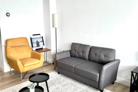 Apartment in Miami, Florida 53.88 sq.m. № 2171445 - photo 9