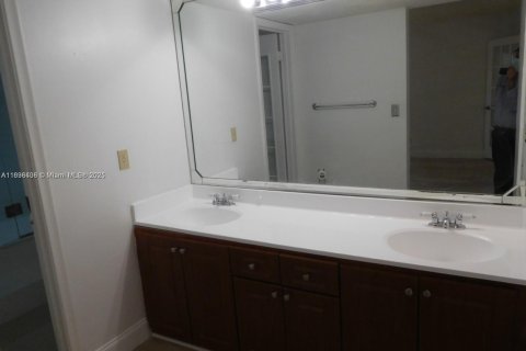 Adosado en venta en Miami, Florida, 3 dormitorios, 144 m2 № 1819994 - foto 19