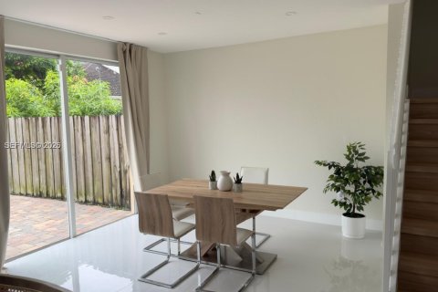 Купить таунхаус в Хомстед, Флорида 3 спальни, 135.27м2, № 2046908 - фото 6