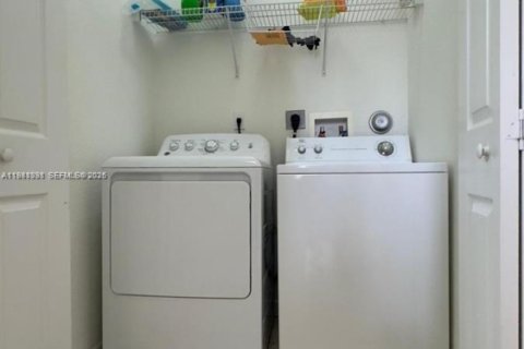 Купить таунхаус в Хомстед, Флорида 3 спальни, 135.27м2, № 2046908 - фото 7