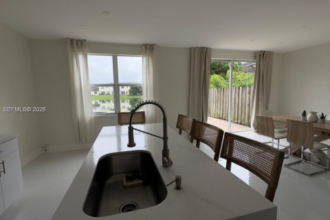 Купить таунхаус в Хомстед, Флорида 3 спальни, 135.27м2, № 2046908 - фото 5