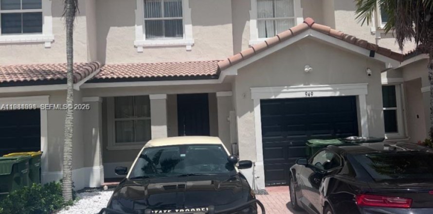 Таунхаус в Хомстед, Флорида 3 спальни, 135.27м2 № 2046908