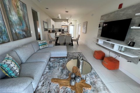 Снять в аренду кондоминиум в Дорал, Флорида 3 спальни, 104.05м2, № 2032432 - фото 25