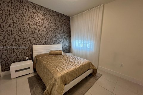 Снять в аренду кондоминиум в Дорал, Флорида 3 спальни, 104.05м2, № 2032432 - фото 13