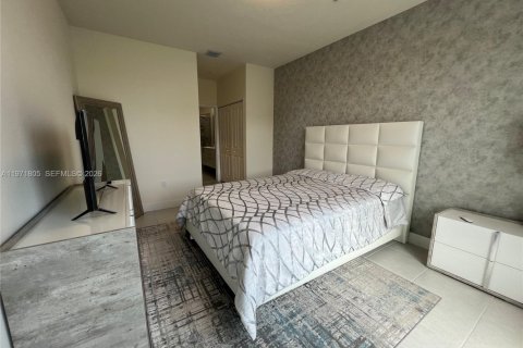 Снять в аренду кондоминиум в Дорал, Флорида 3 спальни, 104.05м2, № 2032432 - фото 16