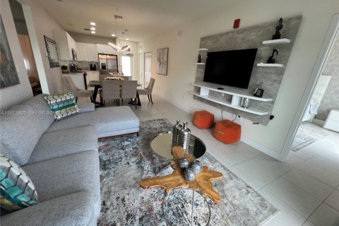 Снять в аренду кондоминиум в Дорал, Флорида 3 спальни, 104.05м2, № 2032432 - фото 24