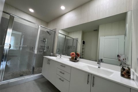 Снять в аренду кондоминиум в Дорал, Флорида 3 спальни, 104.05м2, № 2032432 - фото 19