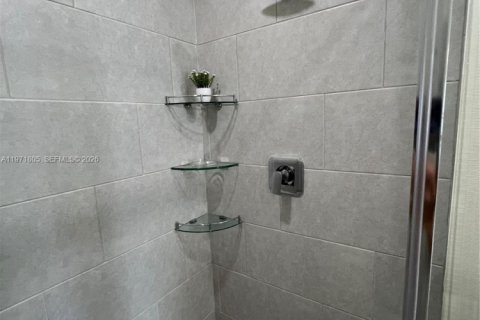 Снять в аренду кондоминиум в Дорал, Флорида 3 спальни, 104.05м2, № 2032432 - фото 20