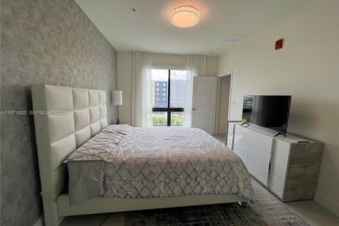 Снять в аренду кондоминиум в Дорал, Флорида 3 спальни, 104.05м2, № 2032432 - фото 17