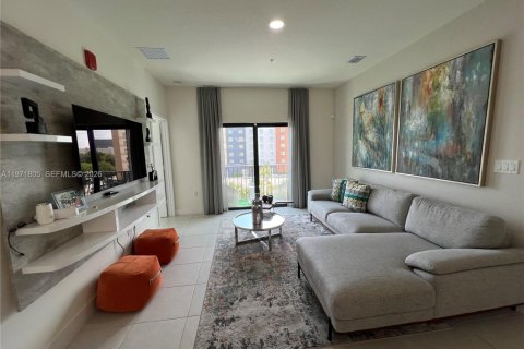 Снять в аренду кондоминиум в Дорал, Флорида 3 спальни, 104.05м2, № 2032432 - фото 5