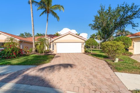 House in Naples, Florida 2 bedrooms, 144.93 sq.m. № 2187122