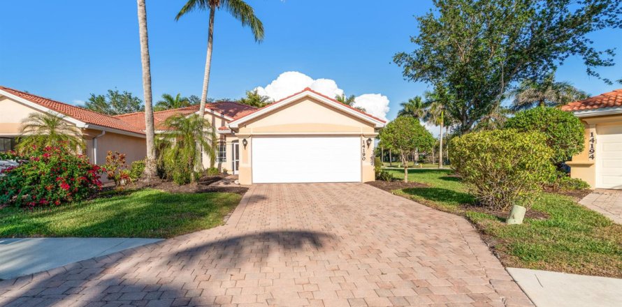 House in Naples, Florida 2 bedrooms, 144.93 sq.m. № 2187122