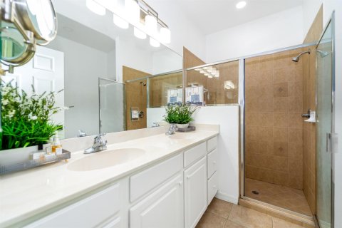 House in Naples, Florida 2 bedrooms, 144.93 sq.m. № 2187122 - photo 25