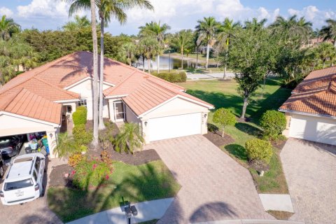 House in Naples, Florida 2 bedrooms, 144.93 sq.m. № 2187122 - photo 6