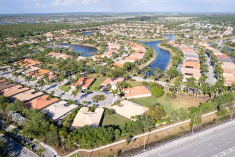 House in Naples, Florida 2 bedrooms, 144.93 sq.m. № 2187122 - photo 27