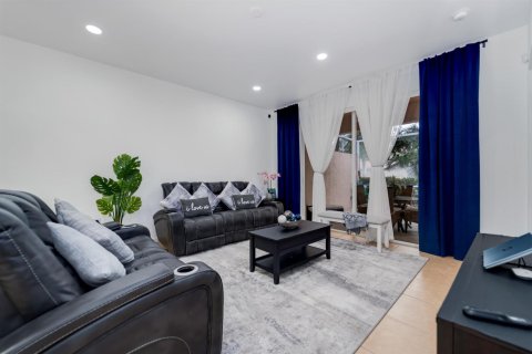 House in Naples, Florida 2 bedrooms, 144.93 sq.m. № 2187122 - photo 13