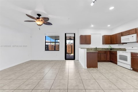 Купить таунхаус в Хомстед, Флорида 3 спальни, 142.6м2, № 2006801 - фото 8