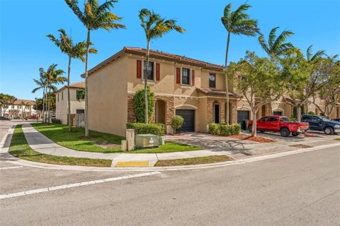 Купить таунхаус в Хомстед, Флорида 3 спальни, 142.6м2, № 2006801 - фото 2