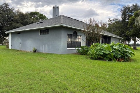 Villa ou maison à vendre à Winter Haven, Floride: 3 chambres, 206.15 m2 № 2413934 - photo 4