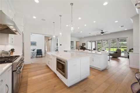 House in Windermere, Florida 5 bedrooms, 466.18 sq.m. № 2217795 - photo 10