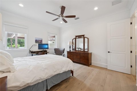 House in Windermere, Florida 5 bedrooms, 466.18 sq.m. № 2217795 - photo 29