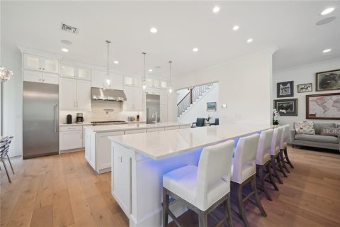 House in Windermere, Florida 5 bedrooms, 466.18 sq.m. № 2217795 - photo 5