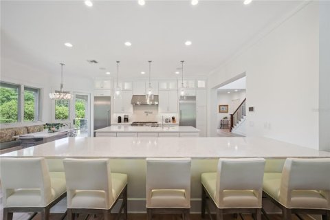 House in Windermere, Florida 5 bedrooms, 466.18 sq.m. № 2217795 - photo 6