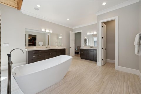 House in Windermere, Florida 5 bedrooms, 466.18 sq.m. № 2217795 - photo 26