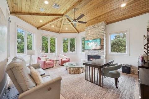 House in Windermere, Florida 5 bedrooms, 466.18 sq.m. № 2217795 - photo 17