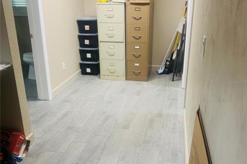 Immobilier commercial à louer à New Smyrna Beach, Floride: 74.32 m2 № 1273789 - photo 8