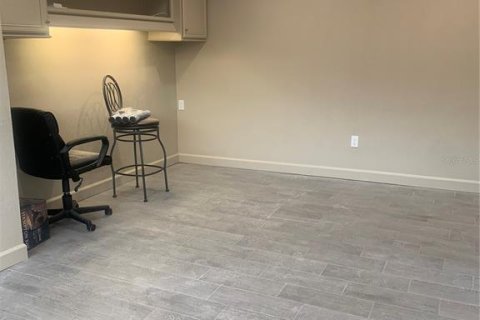 Immobilier commercial à louer à New Smyrna Beach, Floride: 74.32 m2 № 1273789 - photo 5