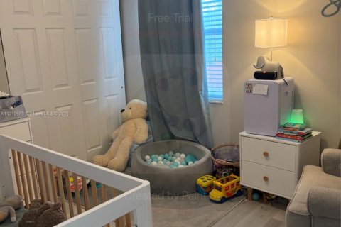 Снять в аренду виллу или дом в Корал-Спрингс, Флорида 3 спальни, 169.27м2, № 1966056 - фото 12